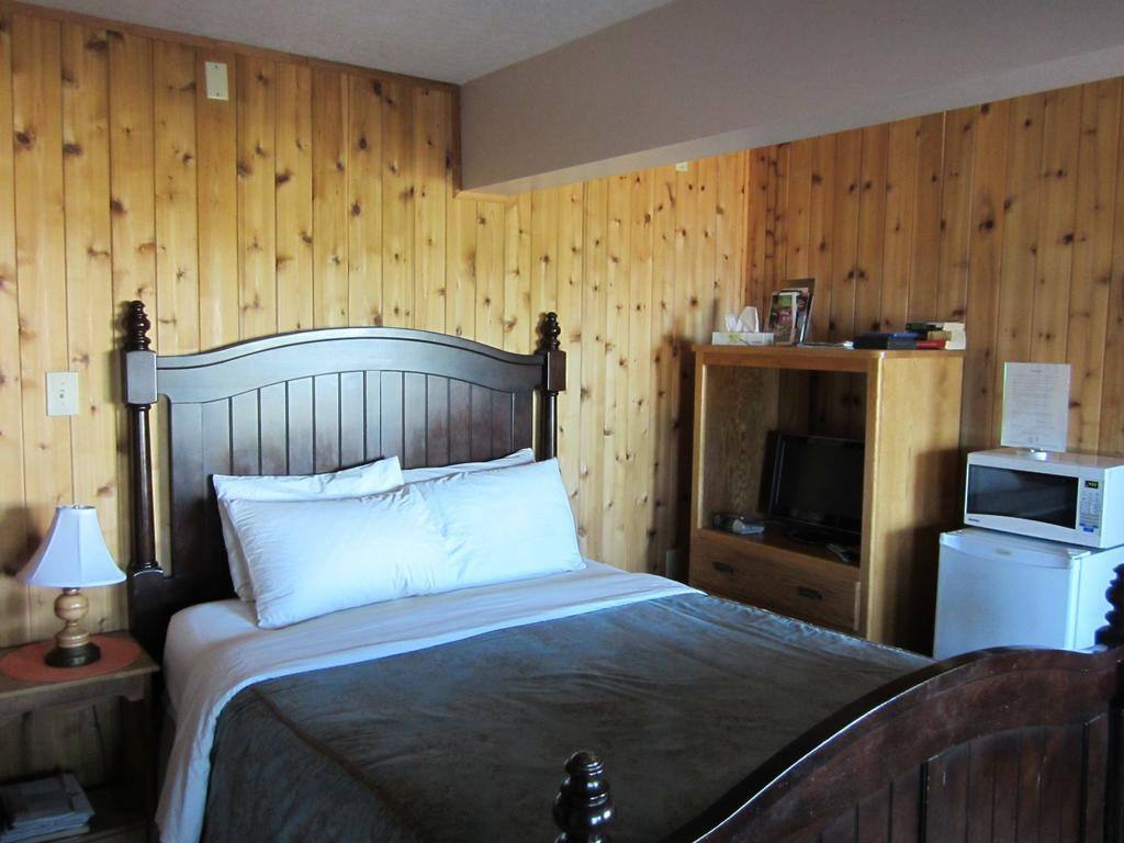 Aurora Bayside Inn Yellowknife Habitación foto